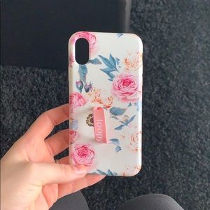 iPhone XR loopy case